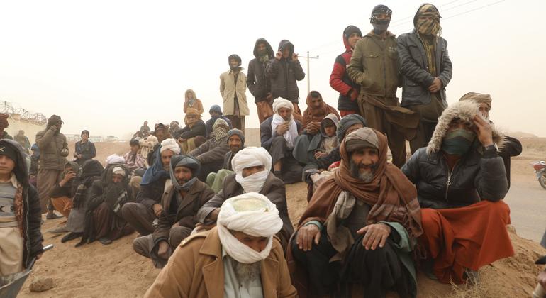 Afghanistan : des Experts de l’ONU exhortent les États-Unis à débloquer les avoirs étrangers de la banque centrale afghane 